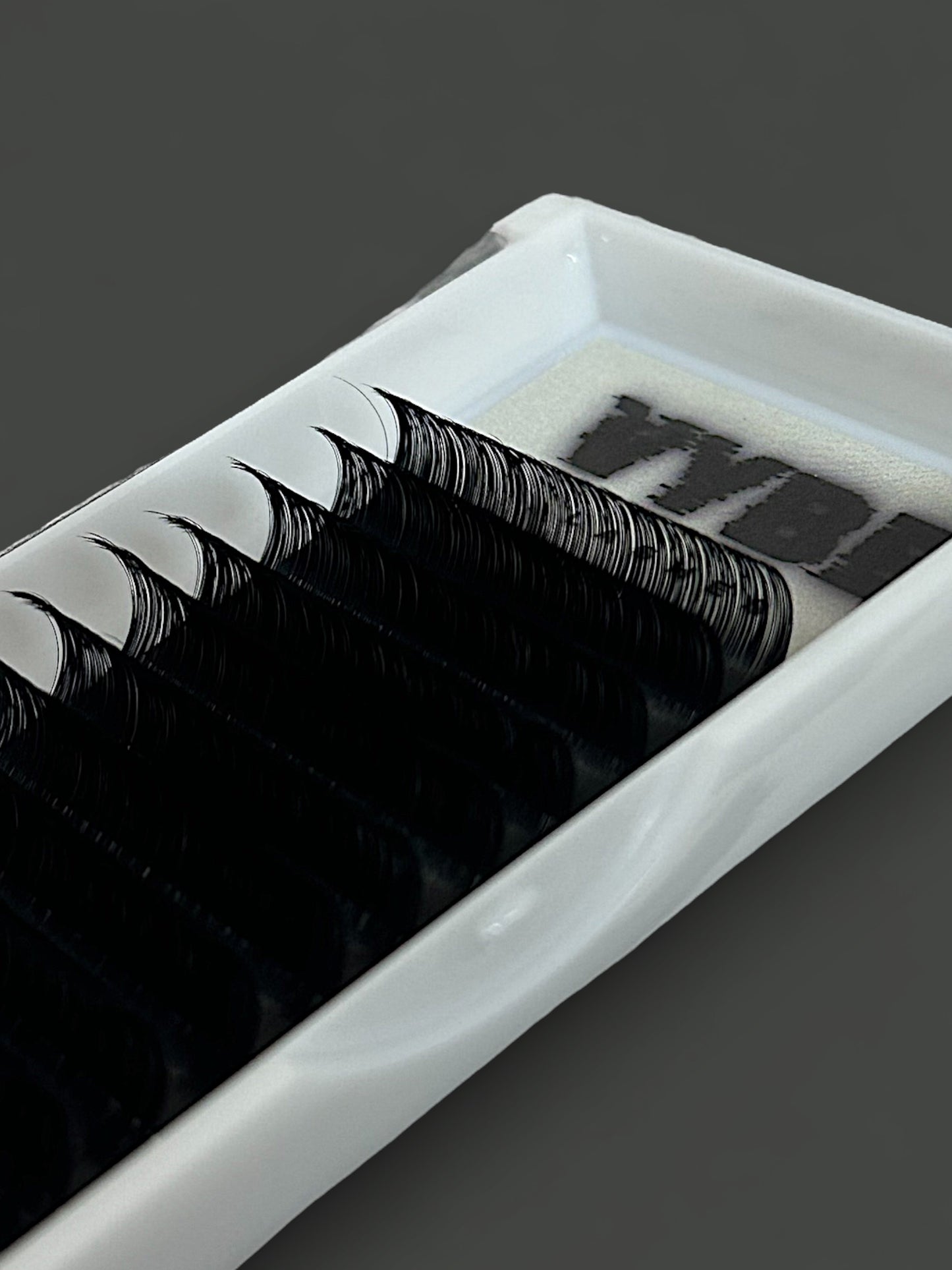 LUXE VYBE LASH TRAYS